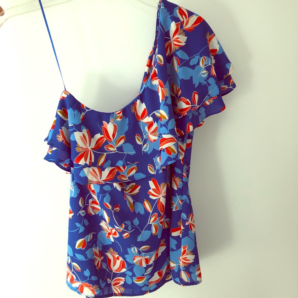 Pretty One Shoulder Top size XS.